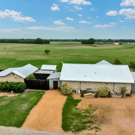 Romantic Oasis With Hot Tub Near Fred And Wineries!